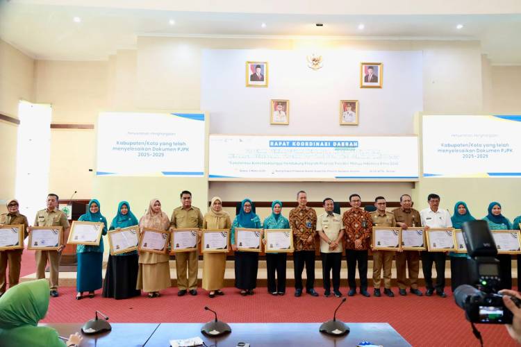 Bulukumba Terima Tiga Penghargaan pada Rakorda Bangga Kencana Sulsel 2026