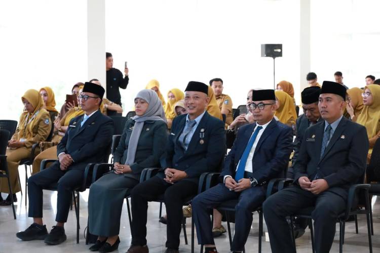 Bupati Andi Utta Lantik 5 Kepala OPD Hasil Selter