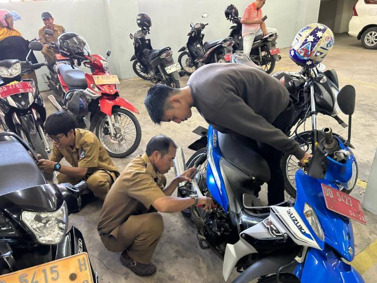 BKAD Bulukumba Gelar Cek Fisik Kendaraan Dinas di Gedung Pinisi