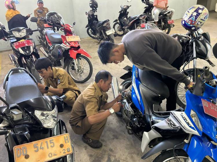 BKAD Bulukumba Gelar Cek Fisik Kendaraan Dinas di Gedung Pinisi