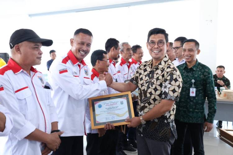 Kades se Sulsel Deklarasi Desa Bersinar di Gedung Pinisi Bulukumba