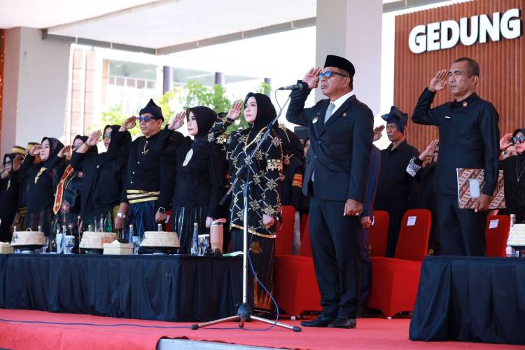 Andi Utta Pimpin Upacara Hardiknas 2026,Tegaskan Komitmen Pendidikan Bermutu untuk Semua