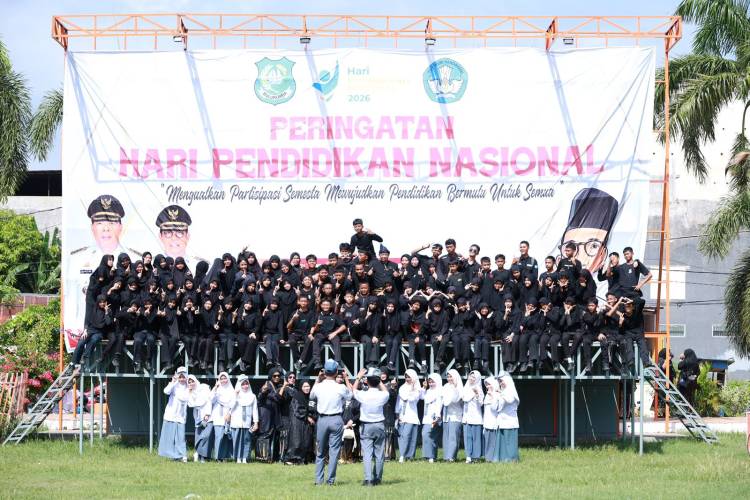 Andi Utta Pimpin Upacara Hardiknas 2026,Tegaskan Komitmen Pendidikan Bermutu untuk Semua