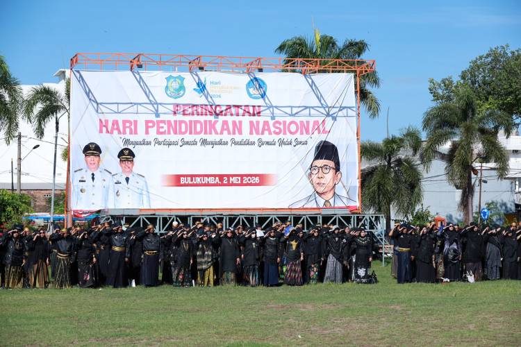 Andi Utta Pimpin Upacara Hardiknas 2026,Tegaskan Komitmen Pendidikan Bermutu untuk Semua