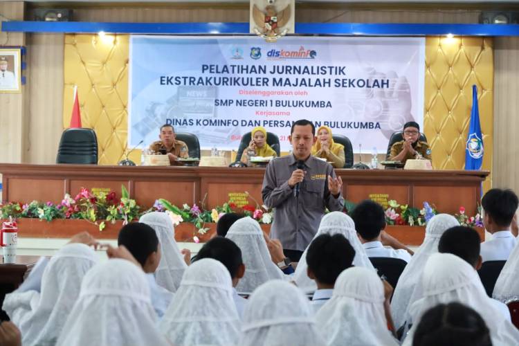 Kerjasama Diskominfo, SMPN 1 Bulukumba Gelar Pelatihan Jurnalistik Bagi Siswa
