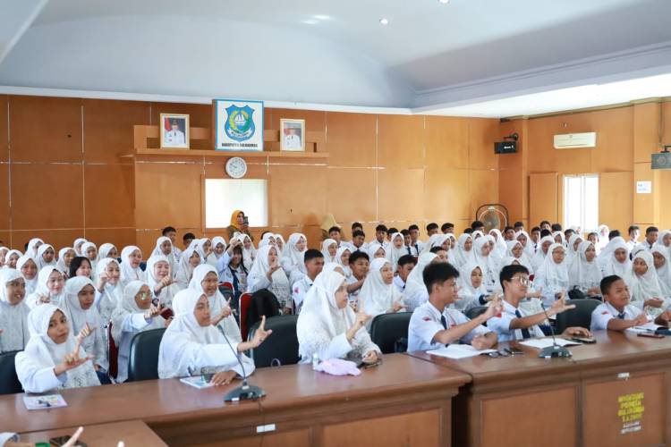 Kerjasama Diskominfo, SMPN 1 Bulukumba Gelar Pelatihan Jurnalistik Bagi Siswa