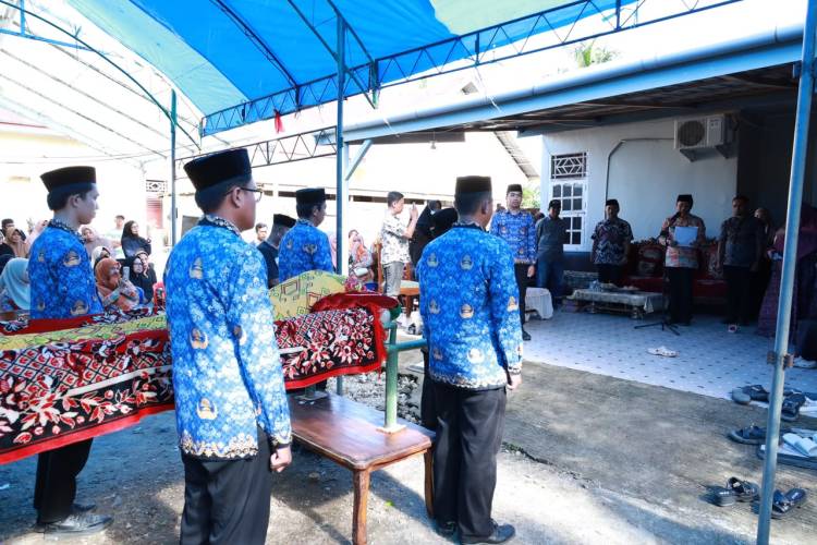 Ratusan Pelayat Lepas Jenazah Kabid Aptika Diskominfo Bulukumba, Mulyadi Ganie