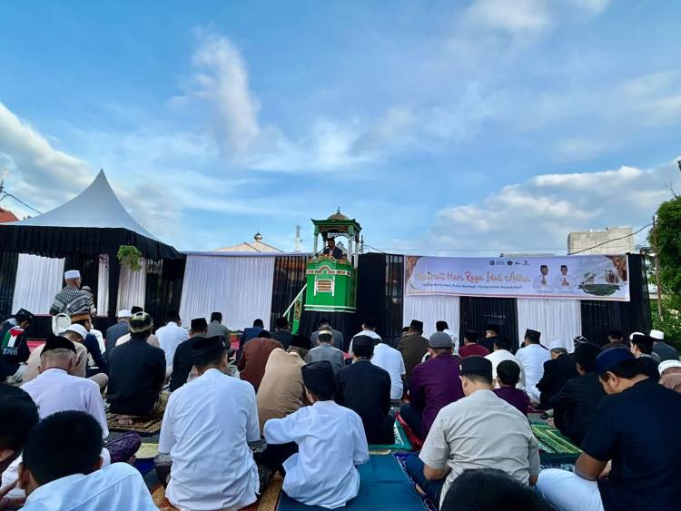 Idul Adha di Kompleks Kantor Bupati Bulukumba. Khatib: Ciri Alumni Kurban adalah Gemar Mentraktir