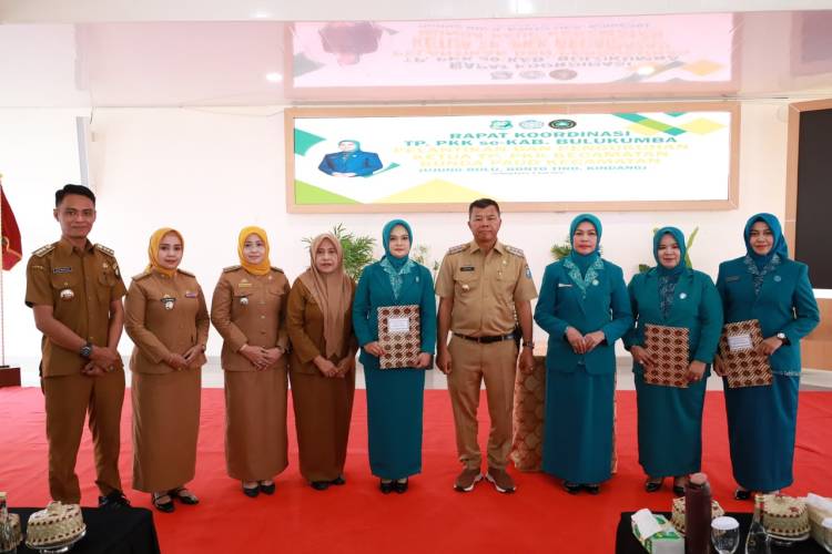 Pelantikan PKK, Bupati Andi Utta Motivasi  Kader PKK