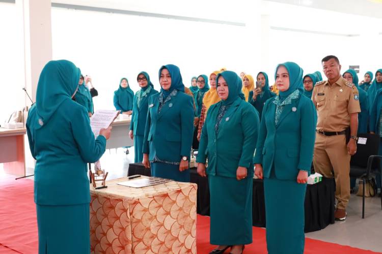 Pelantikan PKK, Bupati Andi Utta Motivasi  Kader PKK