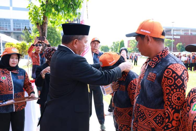 Bupati Andi Utta Lepas Kontingen Porsenijar, PGRI Bulukumba Targetkan Tiga Besar