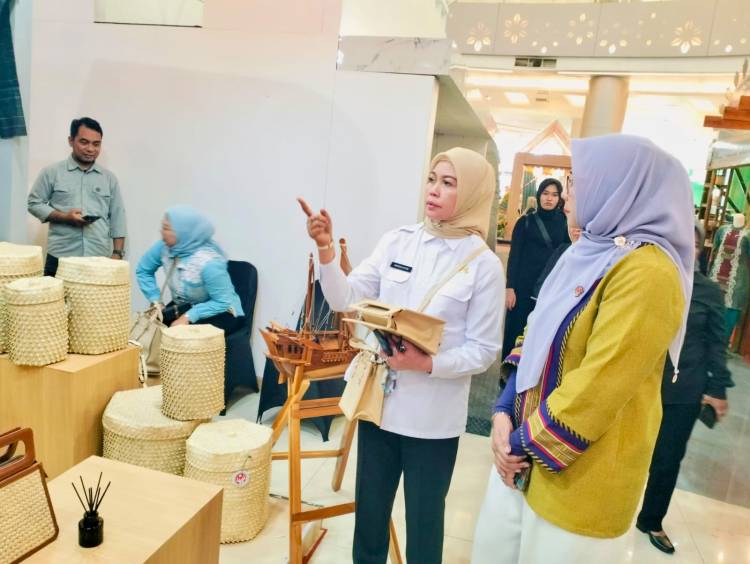Dekranasda Bulukumba Tampil Memikat di TSM Makassar, Andi Herfida Ajak Masyarakat Bangga Pakai Produk Lokal