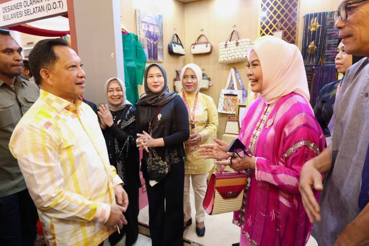 Stand Dekranasda Bulukumba Dikunjungi Mendagri Tito Karnavian pada Penutupan HUT ke-46 Dekranas
