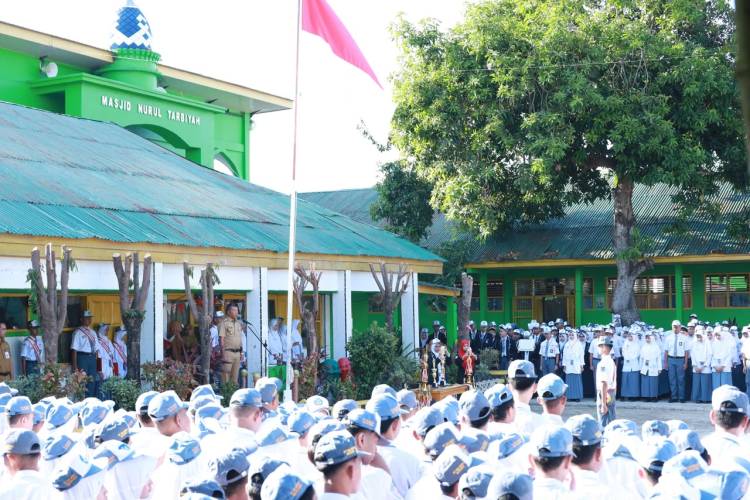Bupati Andi Utta Ajak Wujudkan Sekolah Aman, Ramah Anak dan Bebas Perundungan di Hari Pertama Tahun Ajaran Baru