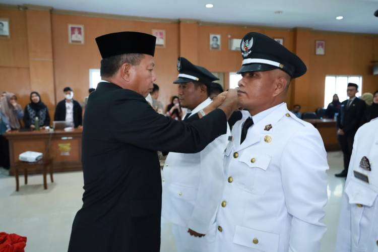Lantik Puluhan Pejabat, Bupati Andi Utta: Jangan Beri Apa Pun Demi Jabatan, Tunjukkan Kinerja
