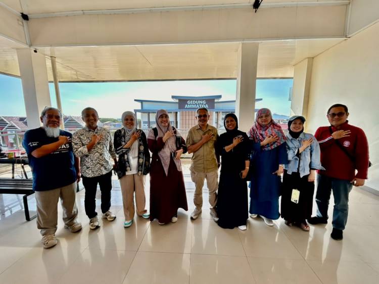 Kunjungi Bulukumba, Tim Satgas KAGAMA–KKN UGM Sulsel Borong Produk Kriya Bulukumba