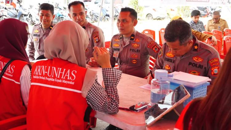 Kerjasama Lions Club Bulukumba, KKN Unhas Gelar Donor Darah di Pasar Sentral