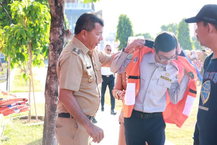 Cegah Kebocoran PAD, Dishub Bulukumba Lengkapi Petugas Parkir dengan Rompi dan Tanda Pengenal