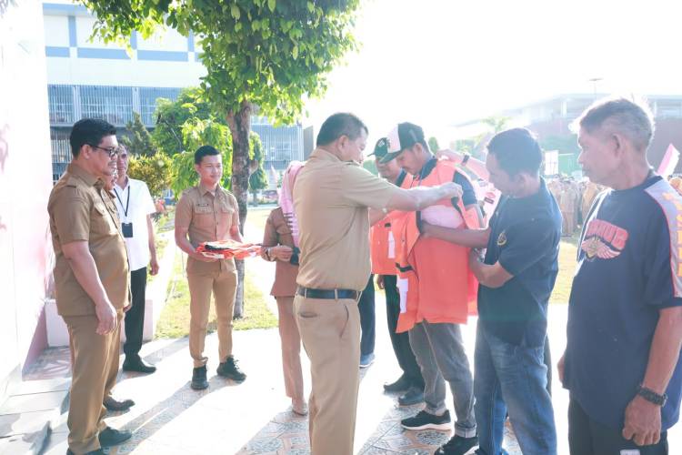 Cegah Kebocoran PAD, Dishub Bulukumba Lengkapi Petugas Parkir dengan Rompi dan Tanda Pengenal