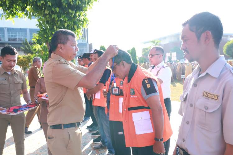 Cegah Kebocoran PAD, Dishub Bulukumba Lengkapi Petugas Parkir dengan Rompi dan Tanda Pengenal