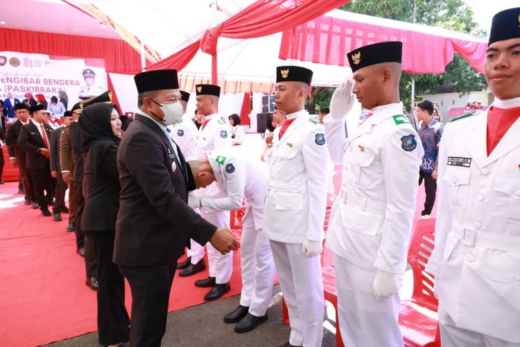 Bupati Andi Utta Kukuhkan 72 Anggota Paskibra Bulukumba