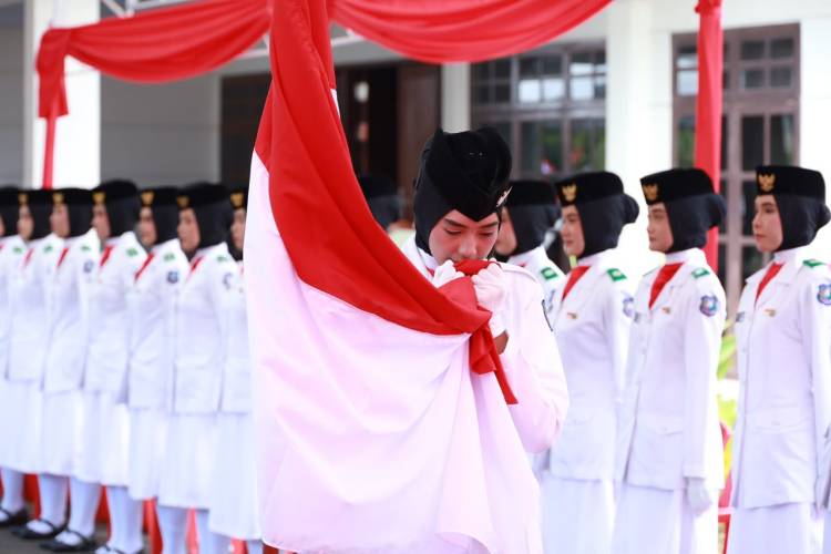 Bupati Andi Utta Kukuhkan 72 Anggota Paskibra Bulukumba