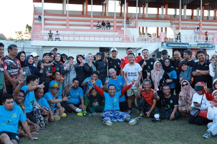 Semarak HUT 81 RI di Bulukumba, Eksekutif-Legislatif Tarung Ulang Sepakbola Sarung