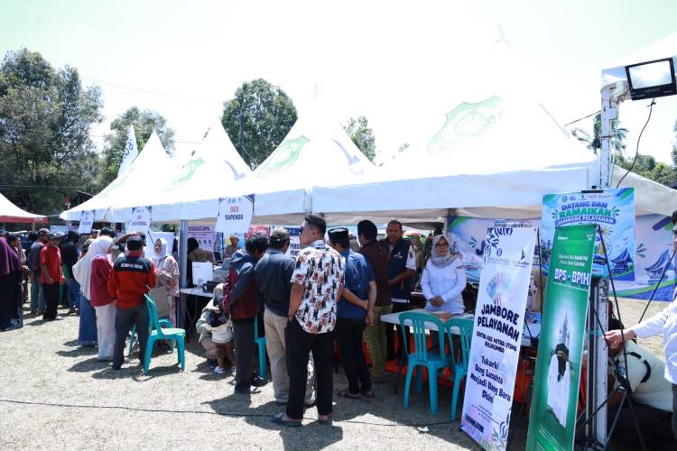 Hari Pertama Jambore Pelayanan, Warga Kindang Membludak Manfaatkan Layanan Publik