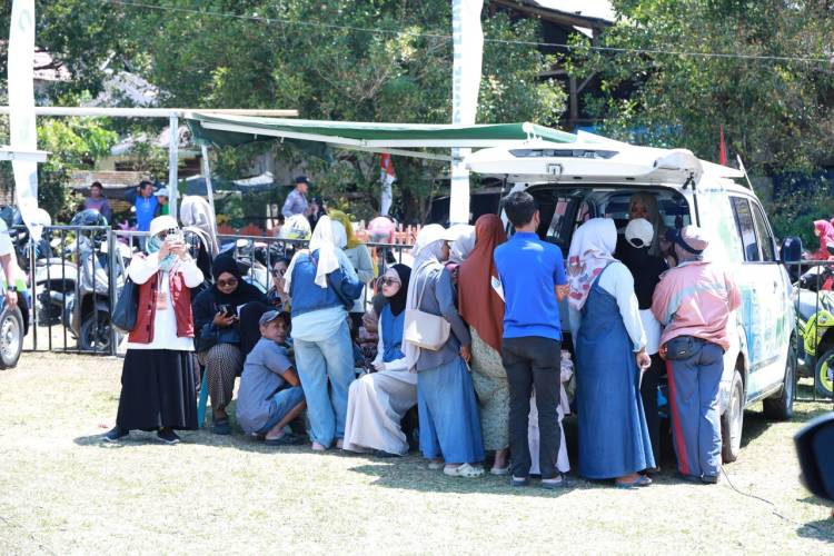 Hari Pertama Jambore Pelayanan, Warga Kindang Membludak Manfaatkan Layanan Publik