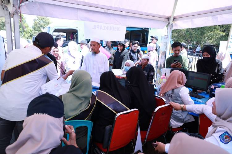 Hari Pertama Jambore Pelayanan, Warga Kindang Membludak Manfaatkan Layanan Publik