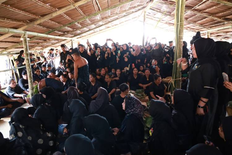 Ritual Andingingi Awali Rangkaian Festival Pinisi 2026, Teguhkan Harmoni Manusia dan Alam