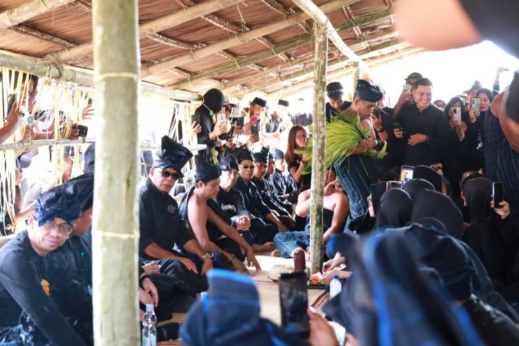 Ritual Andingingi Awali Rangkaian Festival Pinisi 2026, Teguhkan Harmoni Manusia dan Alam